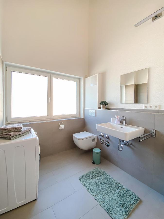גוטמדינגן Wunderschoene Helle Wohnung Mit Grosser Dachterrasse מראה חיצוני תמונה