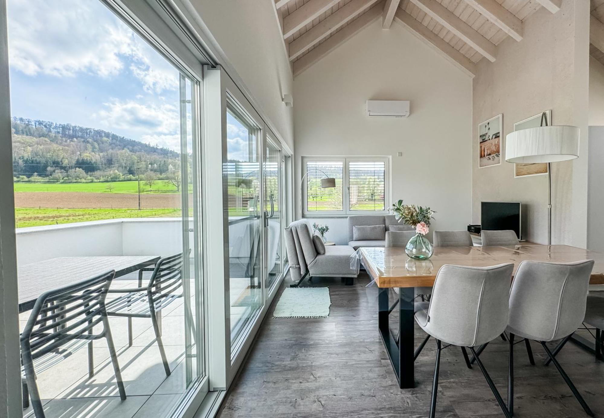גוטמדינגן Wunderschoene Helle Wohnung Mit Grosser Dachterrasse מראה חיצוני תמונה