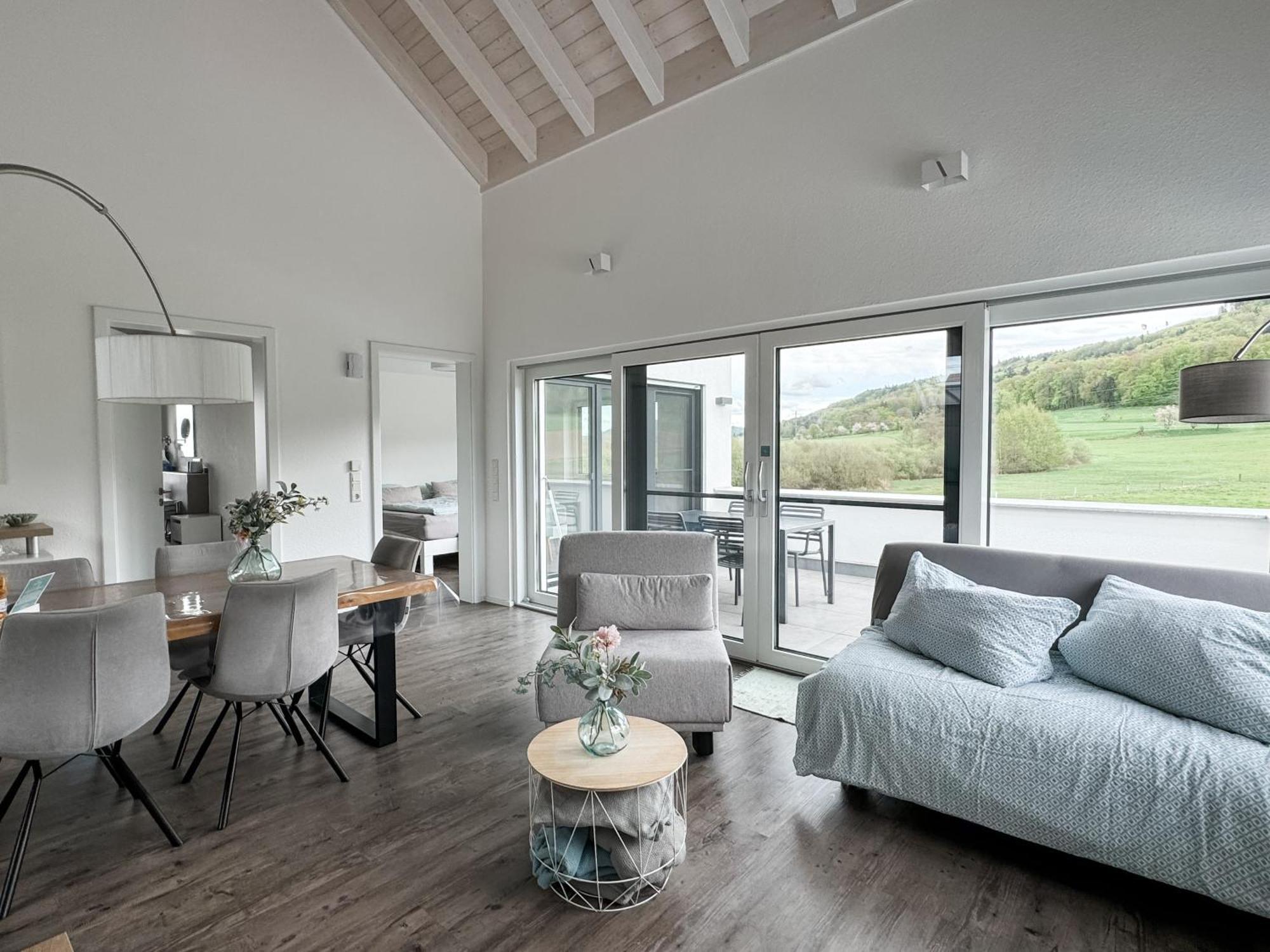 גוטמדינגן Wunderschoene Helle Wohnung Mit Grosser Dachterrasse מראה חיצוני תמונה